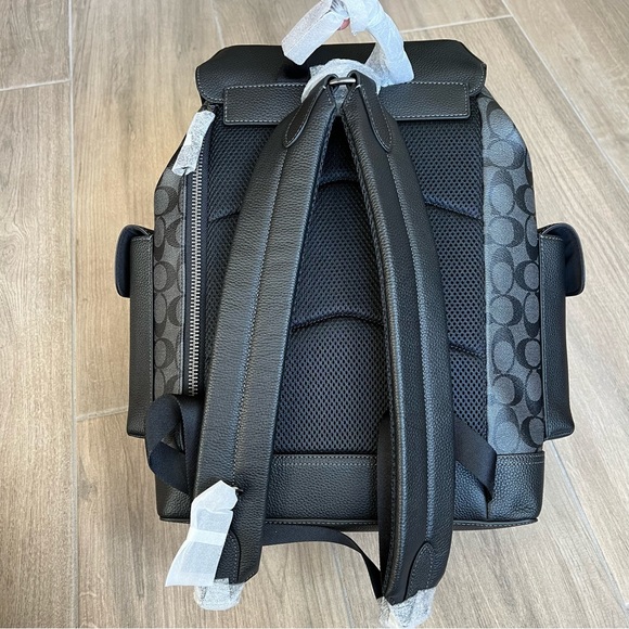 Coach Hudson Backpack In Signature Canvas - Picture 3 of 9